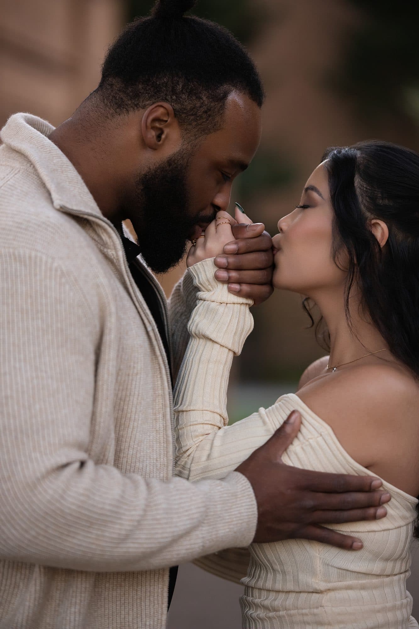 Hand kiss, close